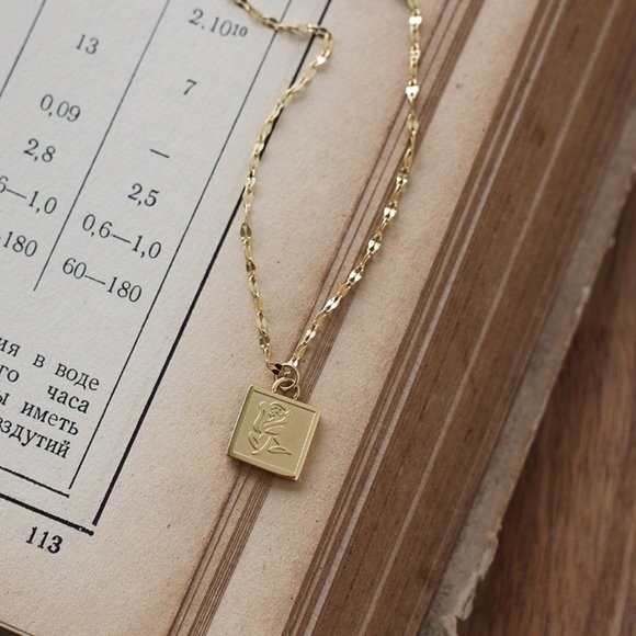 NEW 18K Gold Plated Rose Flower Embossed Square Pendant Necklace - Picture 7 of 9